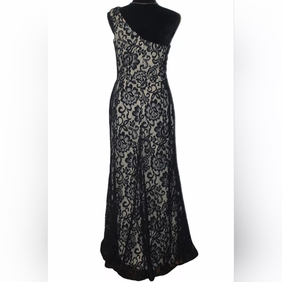 Vintage Designer Vivian Diamond Evening Gown - Picture 4 of 9